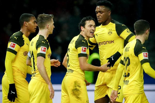 英超综合：曼联客场小胜切尔西