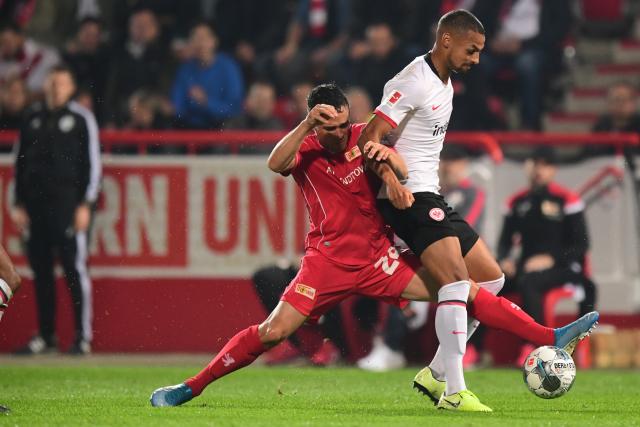 CBA罚单：黄荣奇停赛3场罚款15万 崔永熙罚2万